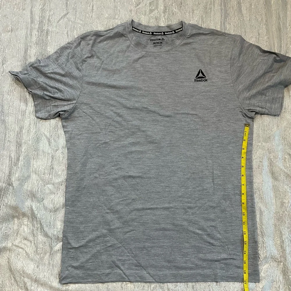 Reebok‎ Men's Heather Gray Short Sleeve Tee